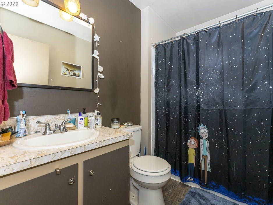 Photo of bathroom in 345